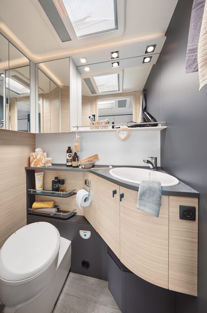Hobby Maxia 495 UL | flot designet badeværelse